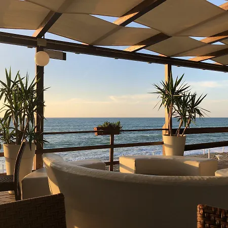 Marlyn Sea House *